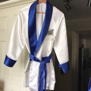 Everlast boxing women’s robe dry cleaned